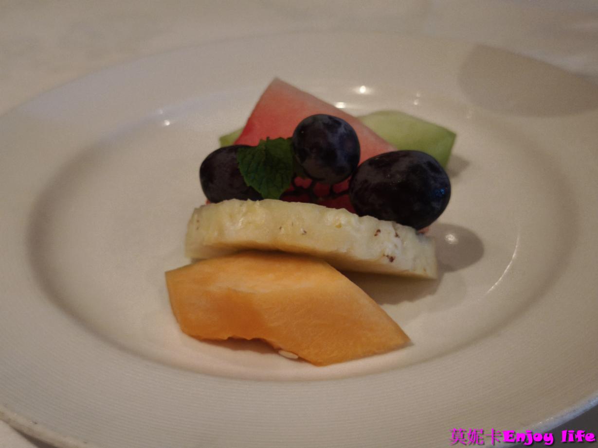 【公主遊輪餐廳】公主郵輪免付費主餐廳 Concerto Dining Room 完整攻略｜菜單變化、餐點實拍、用餐心得（免預約直接吃）!!!