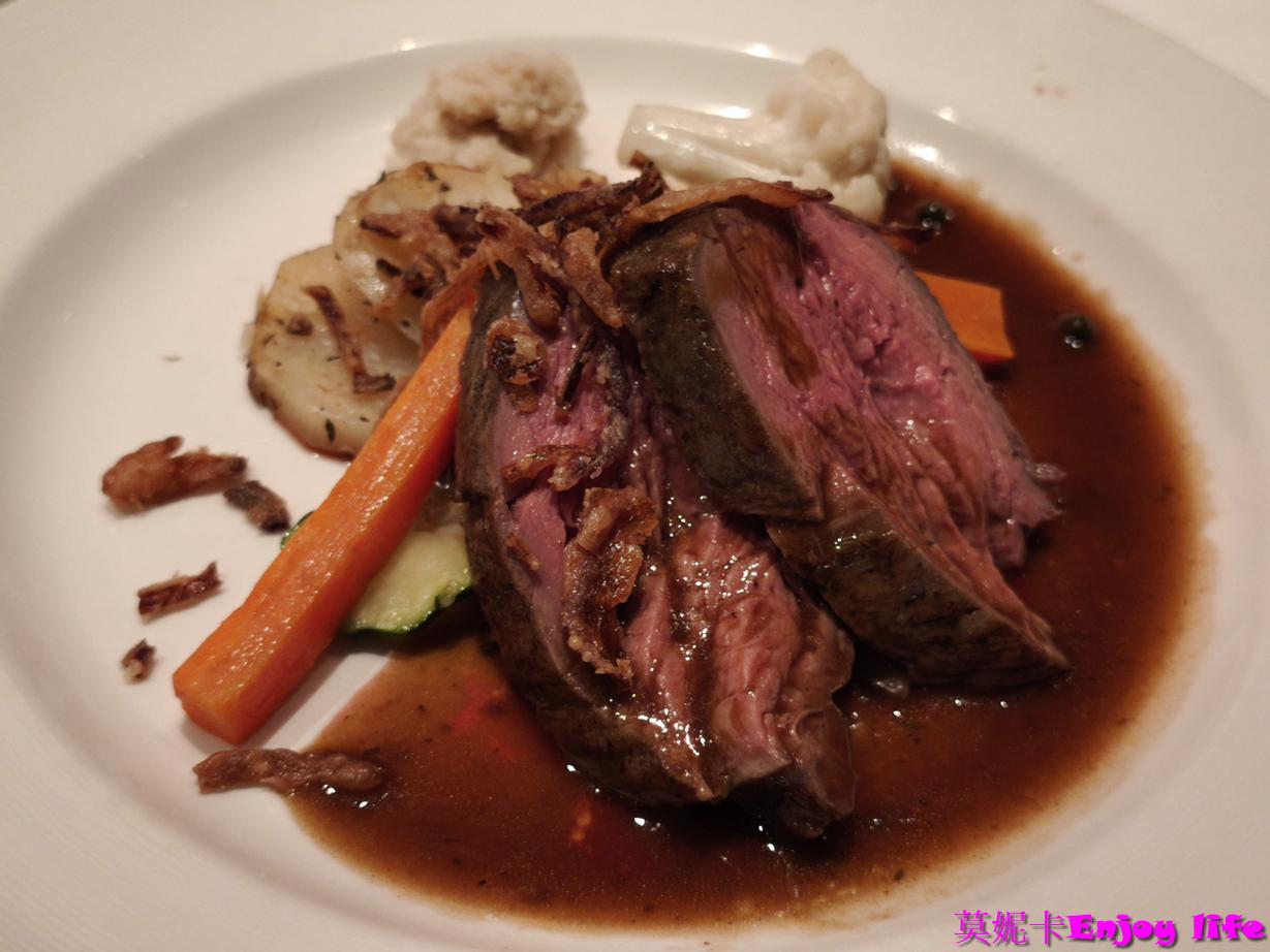 【公主遊輪餐廳】公主郵輪免付費主餐廳 Concerto Dining Room 完整攻略｜菜單變化、餐點實拍、用餐心得（免預約直接吃）!!!