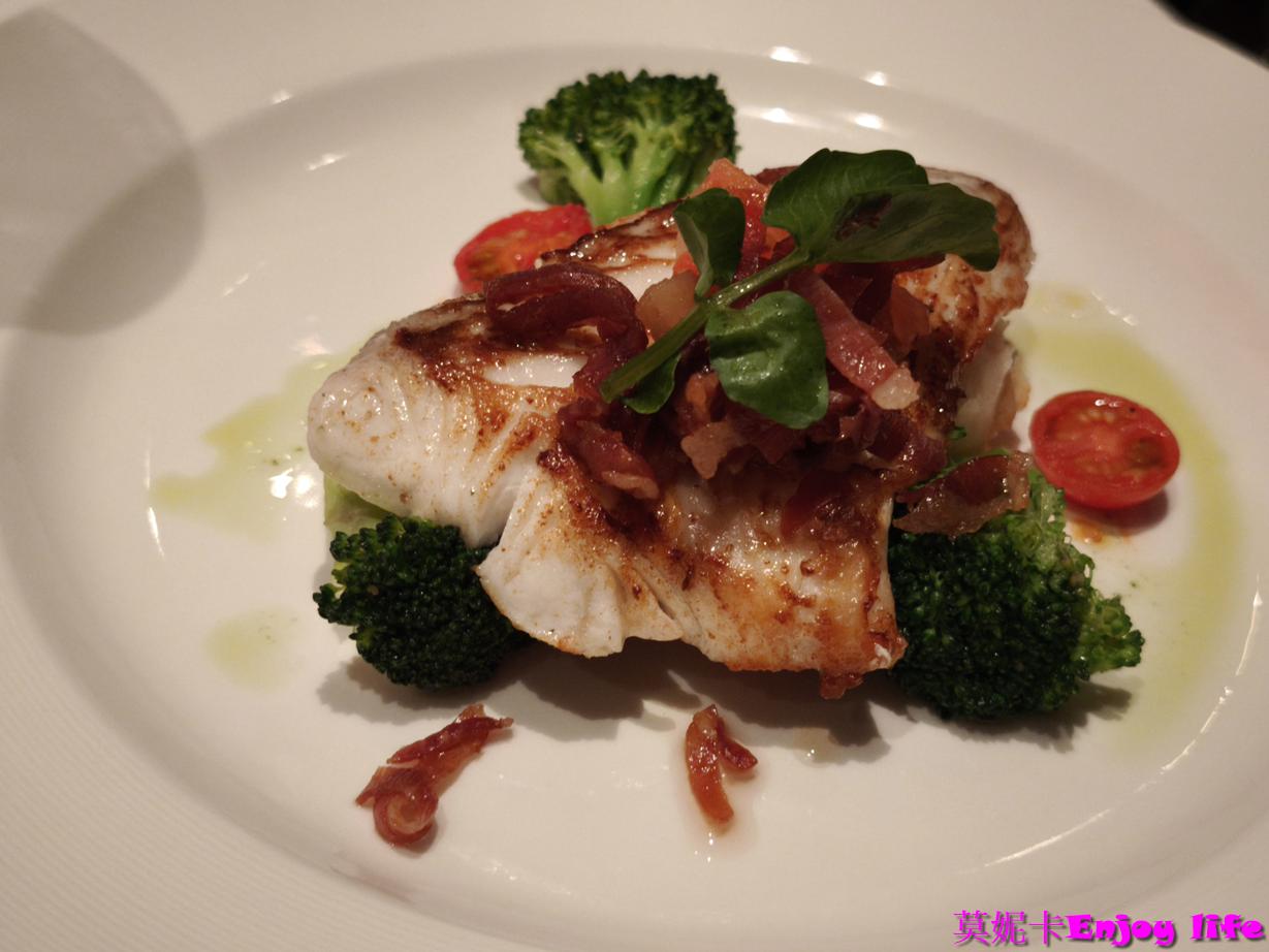 【公主遊輪餐廳】公主郵輪免付費主餐廳 Concerto Dining Room 完整攻略｜菜單變化、餐點實拍、用餐心得（免預約直接吃）!!!