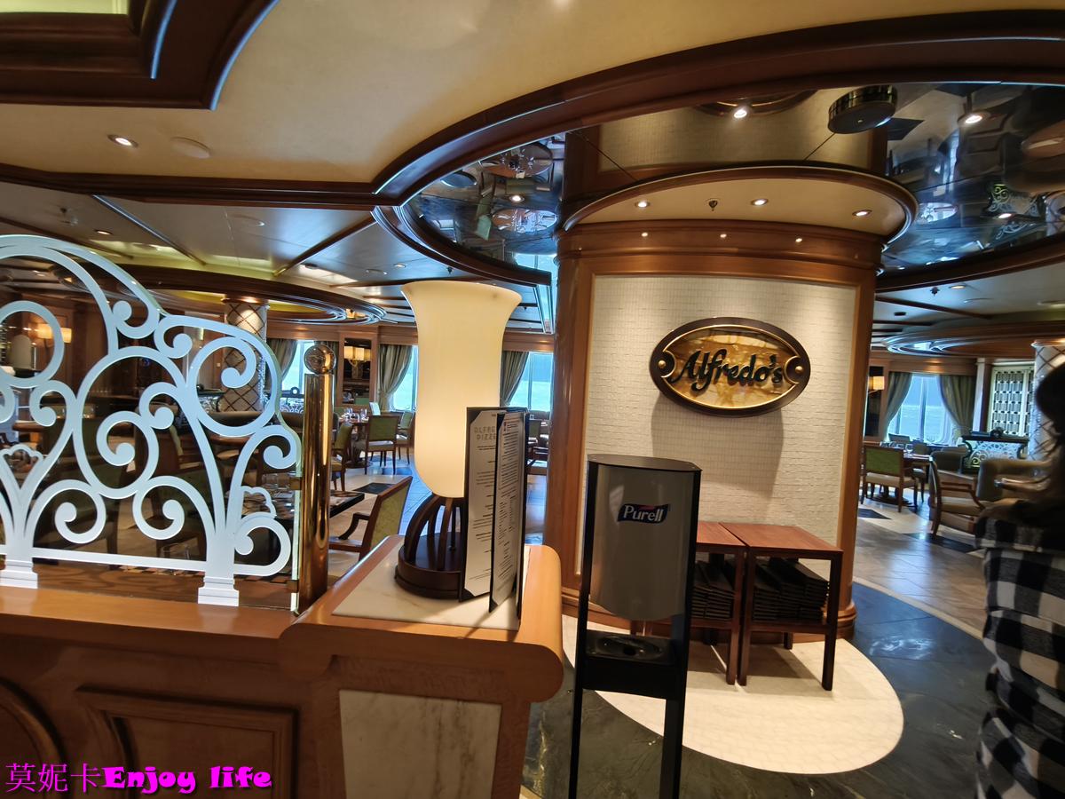 【公主遊輪】皇家公主郵輪一篇全懂｜Mini Suite 房型、全餐廳指南、全設施介紹、登船、下船、Medallion＋荷美郵輪比較分析!!!