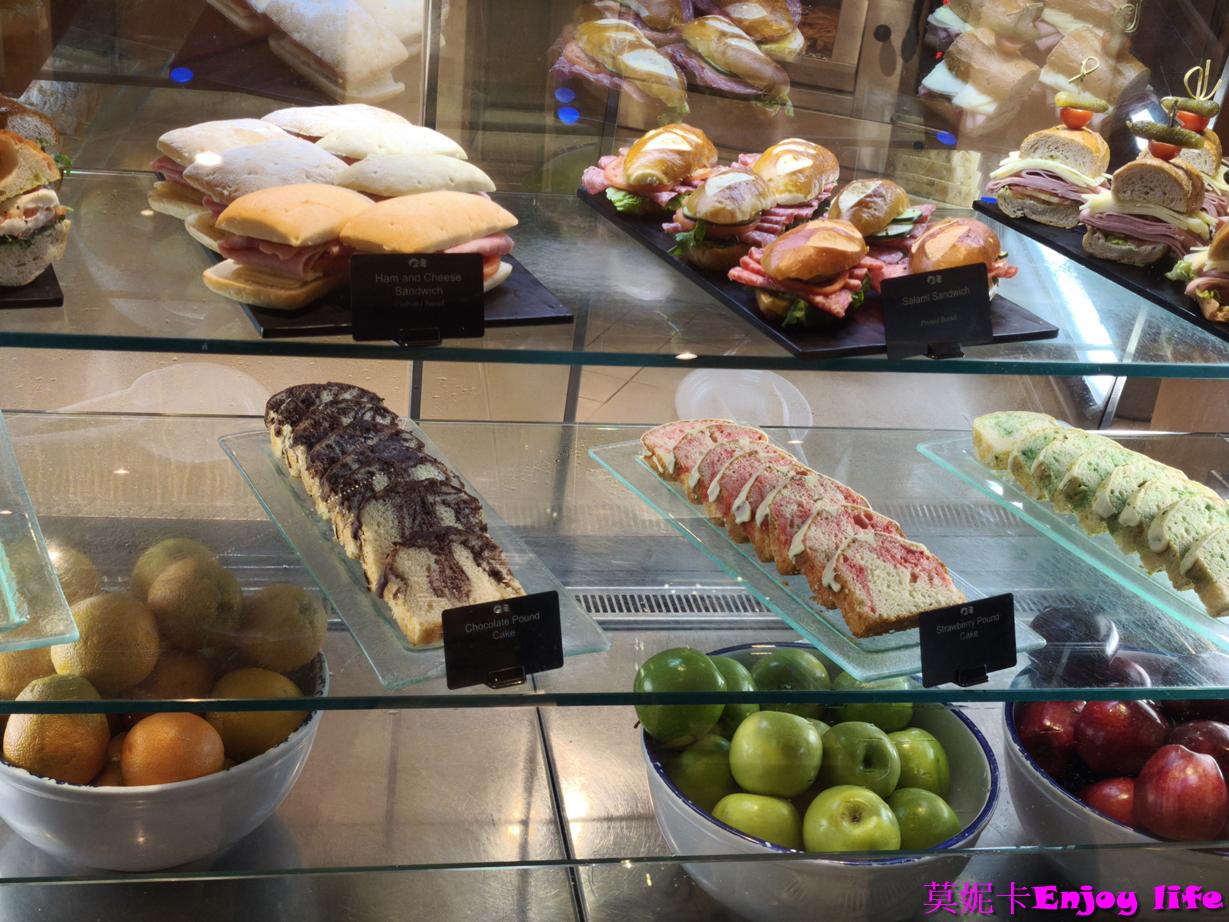 【公主遊輪餐廳】公主郵輪國際點心吧 International Cafe完整攻略｜24 小時點心吧、三明治輕食、甜點櫃一次看懂!!!