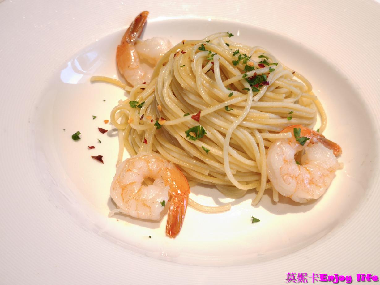 【公主遊輪餐廳】公主郵輪免費主餐廳 Allegro Dining Room 完整攻略|隱藏版路線教學、下午茶亮點、午晚餐必吃、免費龍蝦夜實拍!!! 17 【公主遊輪餐廳】公主郵輪免費主餐廳 Allegro Dining Room 完整攻略|隱藏版路線教學、下午茶亮點、午晚餐必吃、免費龍蝦夜實拍!!!