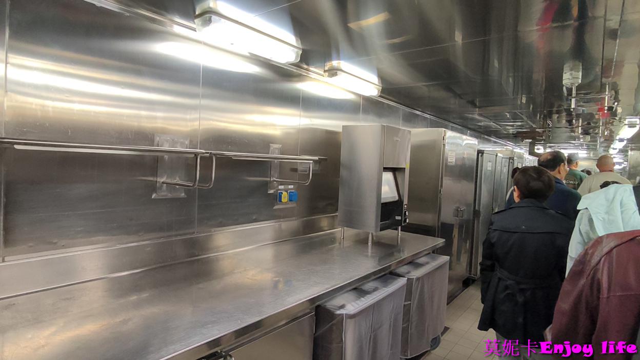 【公主遊輪】公主郵輪 Galley Tour 廚房導覽必看攻略|廚藝秀、百噸級食材量、後台動線參觀、主廚合照一次搞定!!! 7 【公主遊輪】公主郵輪 Galley Tour 廚房導覽必看攻略|廚藝秀、百噸級食材量、後台動線參觀、主廚合照一次搞定!!!