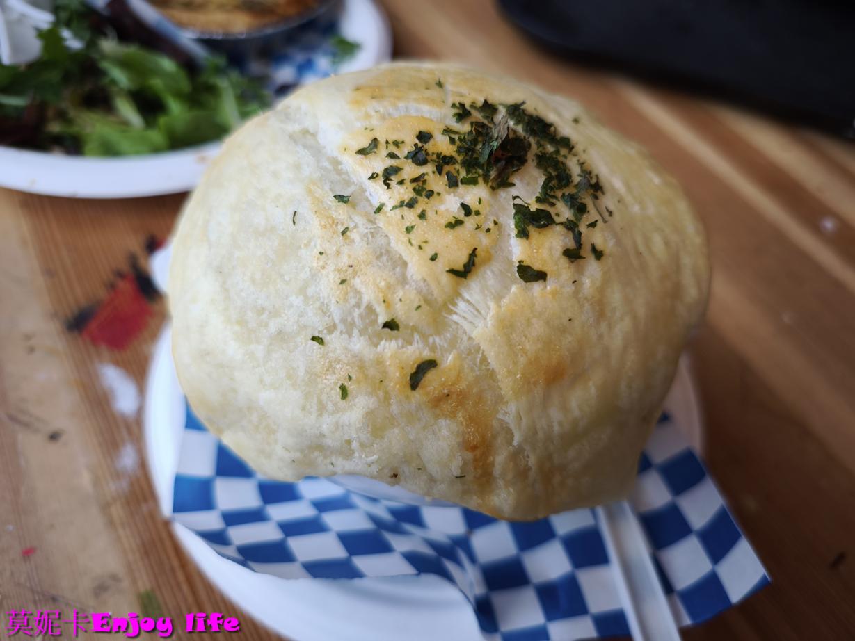 【溫哥華美食推薦】固蘭湖島美食 A La Mode Restaurant｜酥皮濃湯、鹹派、甜派全制霸!!