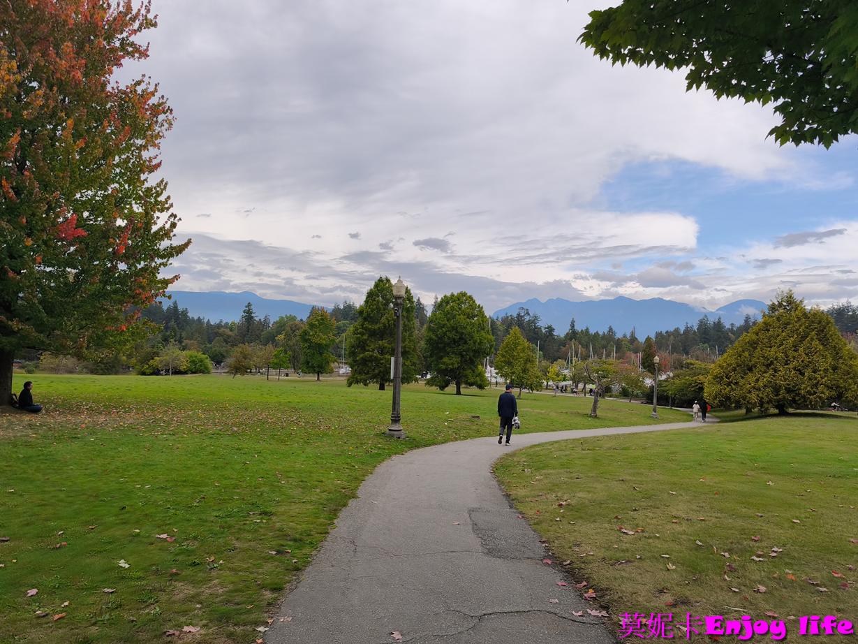 【溫哥華景點】溫哥華史丹利公園（Stanley Park）｜城市裡的巨大綠洲，慢步、碼頭、湖景一次收進行程!!!