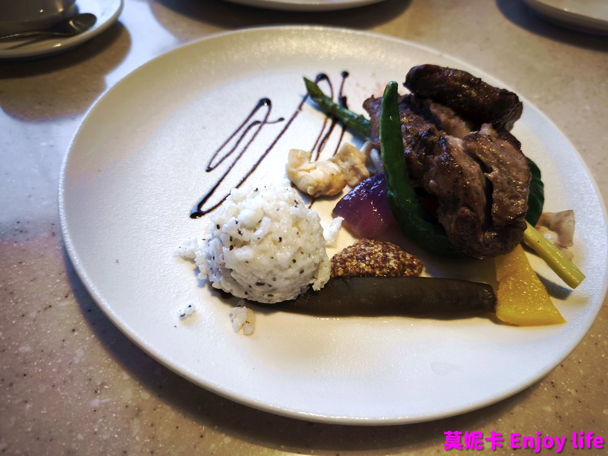 【桃園機場】桃園機場龍騰套餐Bistro-D畢卓樂地實吃攻略｜U First怎麼用？牛排真的值得嗎？