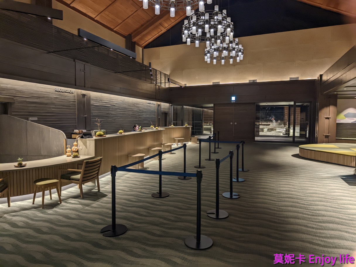 【日本東北】奧入瀨溪流飯店完整住宿紀錄|房型開箱・夜間＆晨間瀑布・早餐晚餐・交通接駁一次整理